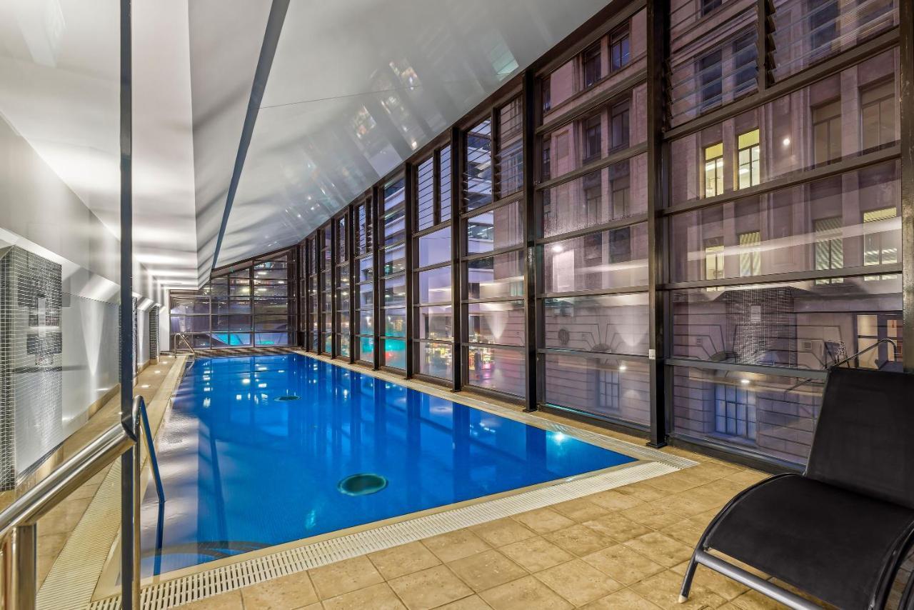 Peppers Waymouth Hotel Adelaide Dış mekan fotoğraf The pool at the hotel