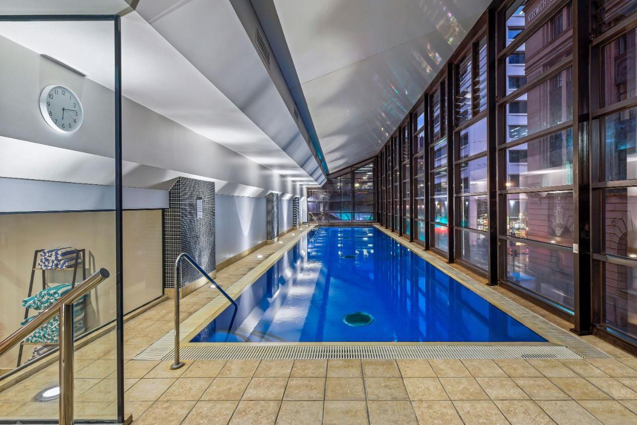 Peppers Waymouth Hotel Adelaide Dış mekan fotoğraf The pool at the Ritz-Carlton, Melbourne
