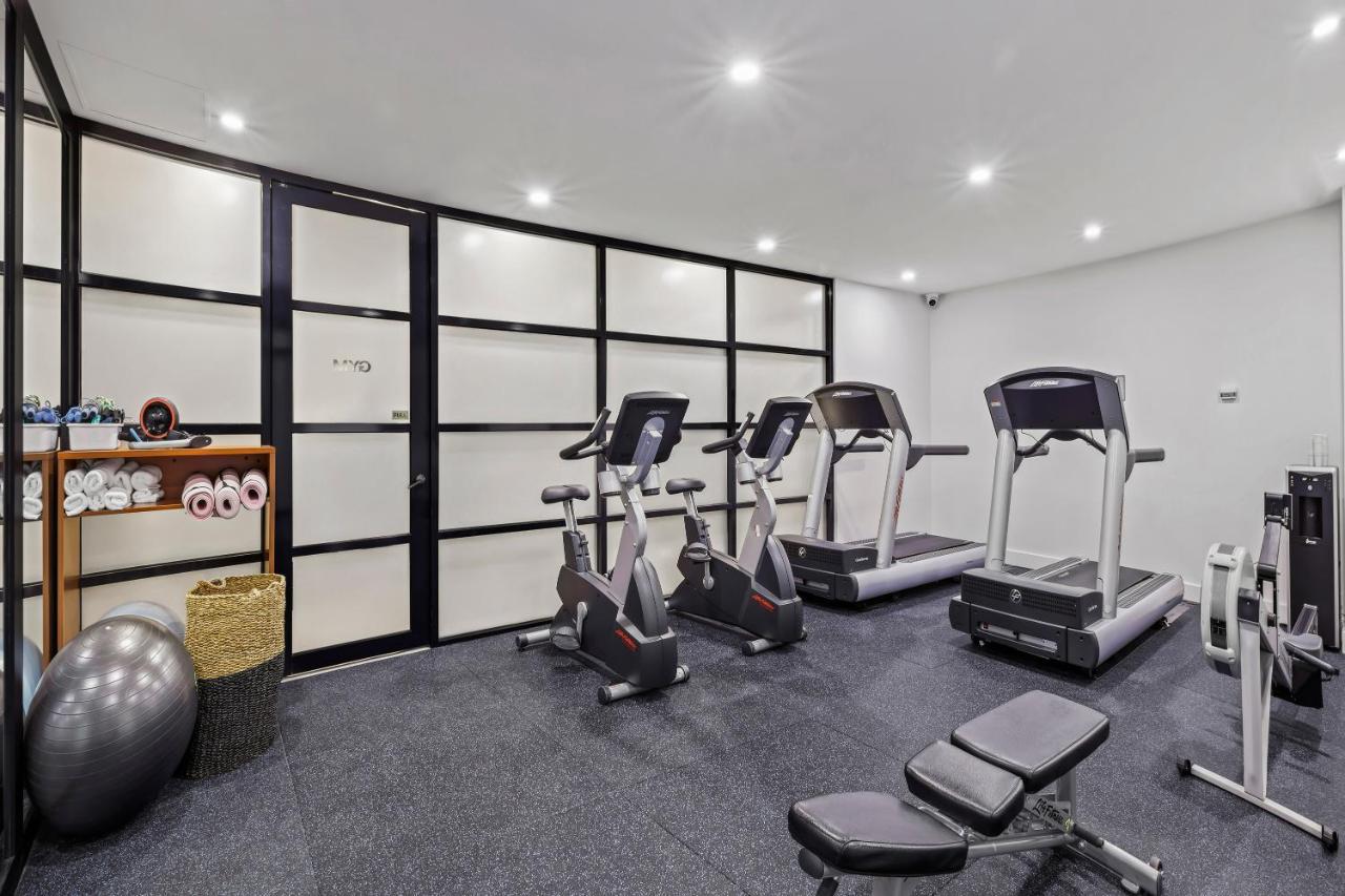 Peppers Waymouth Hotel Adelaide Dış mekan fotoğraf A home gym