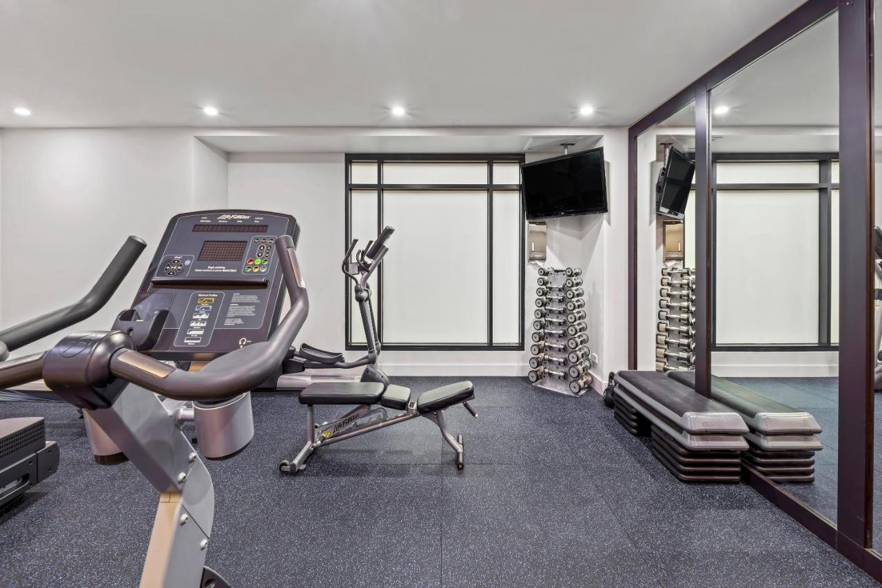 Peppers Waymouth Hotel Adelaide Dış mekan fotoğraf The gym at the hotel