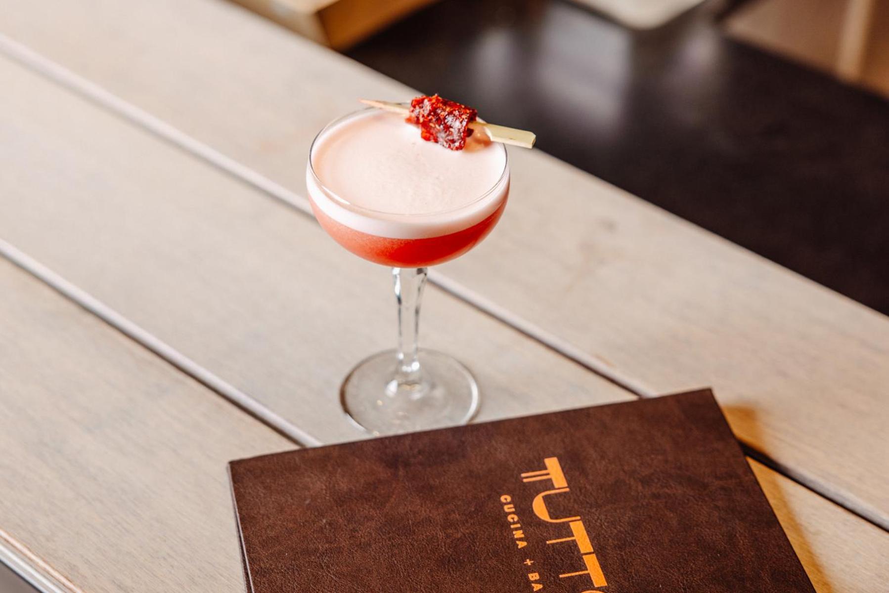 Peppers Waymouth Hotel Adelaide Dış mekan fotoğraf A Clover Club cocktail